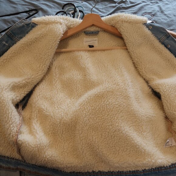 Universal Threads Jean Jacket Sherpa Lining Light Wash - SMALL - Picture 6 of 8